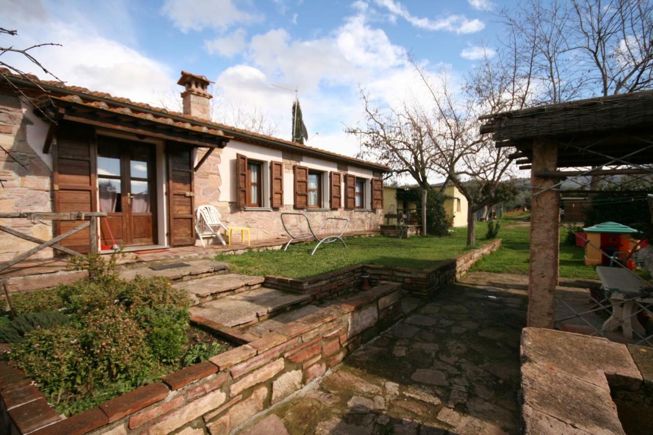 Acacia casetta con giardino Donoratico Esterno foto